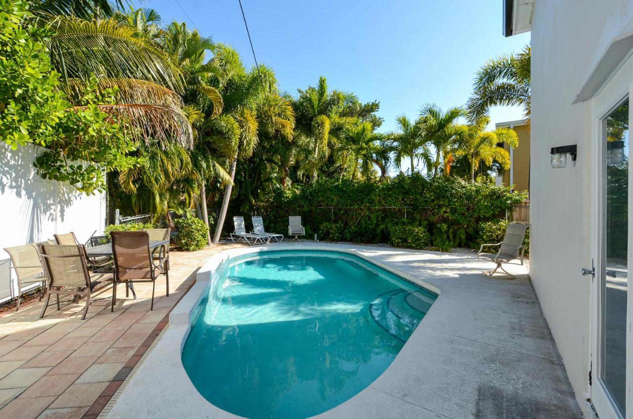 Canal 315 - Right In Siesta Key Village! Exterior photo