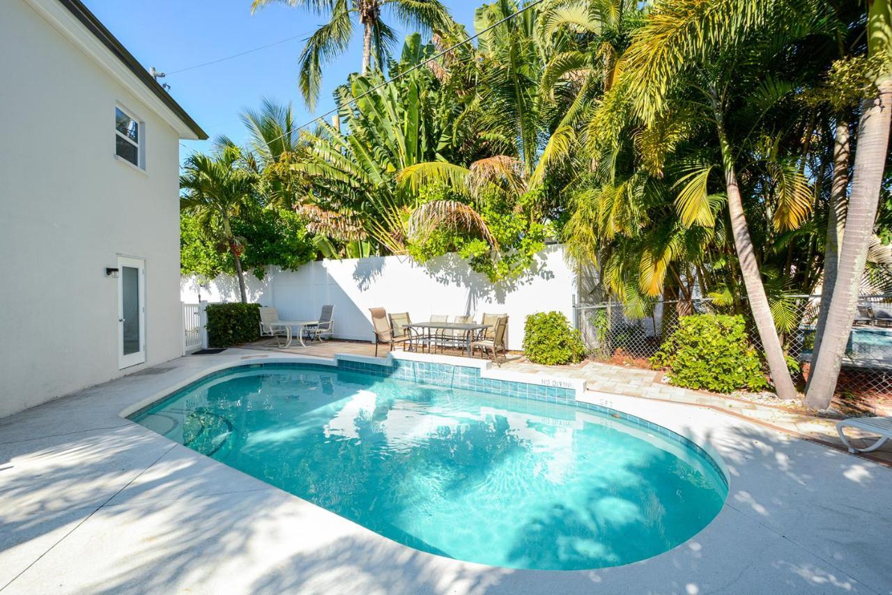 Canal 315 - Right In Siesta Key Village! Exterior photo