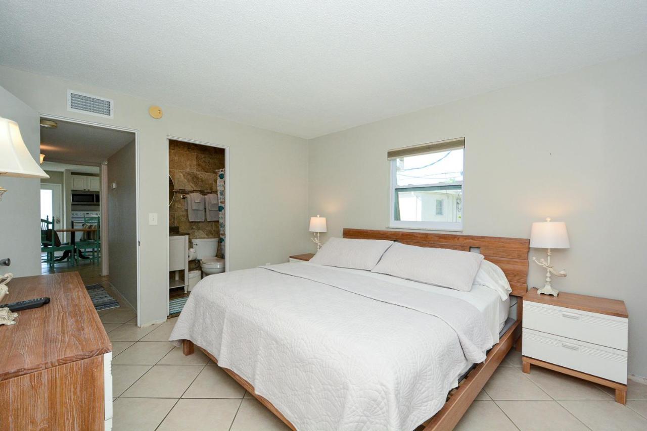 Canal 315 - Right In Siesta Key Village! Exterior photo